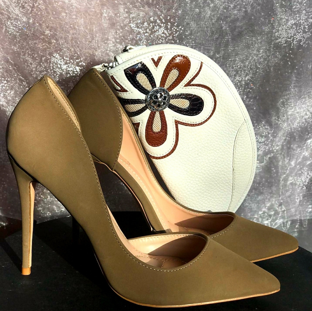 Shoes - Picture 2 of 4